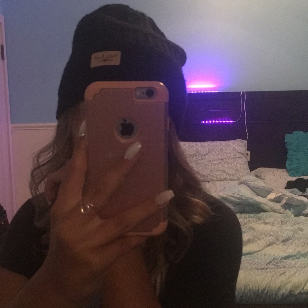 black beanie hat💕 - Picture 3 of 3